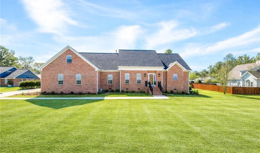 2447 OAKWOODS Ln, Alexander City, AL 35010 - 4 Beds, 4 Bath