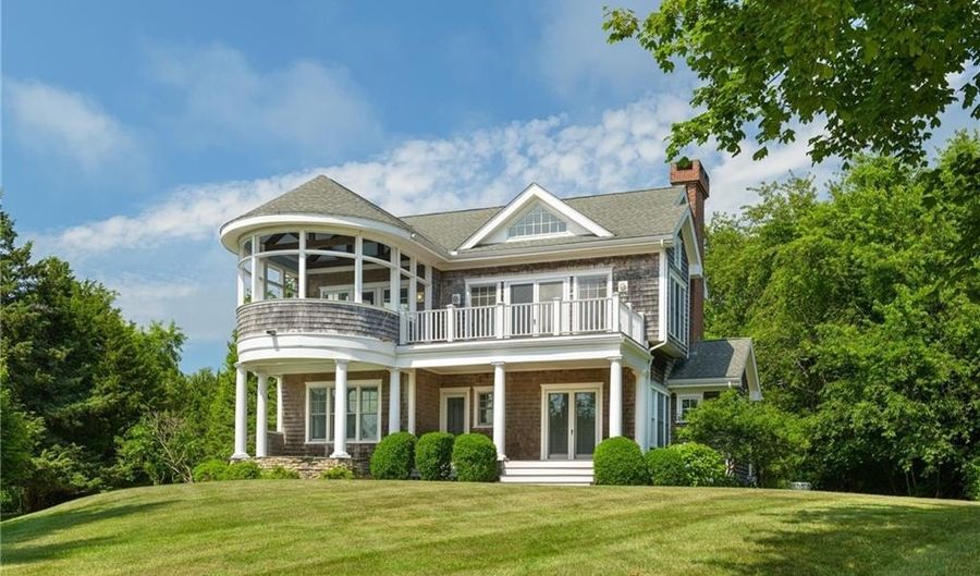 21 Bonnet View Dr, Jamestown, RI 02835 - 3 Beds, 2 Bath