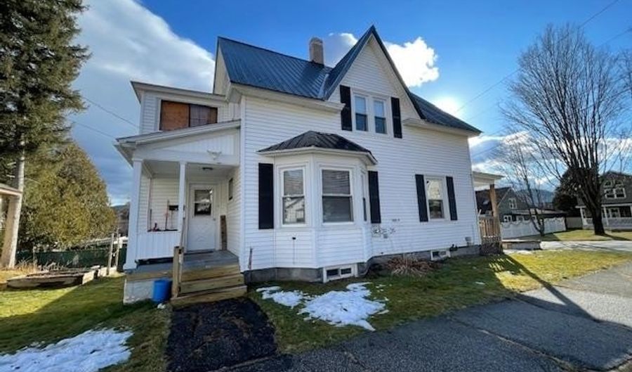 28 10Th St, Berlin, NH 03570 - 3 Beds, 2 Bath