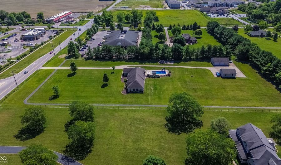 8151 E Southport Rd, Indianapolis, IN 46259 - 5 Beds, 4 Bath