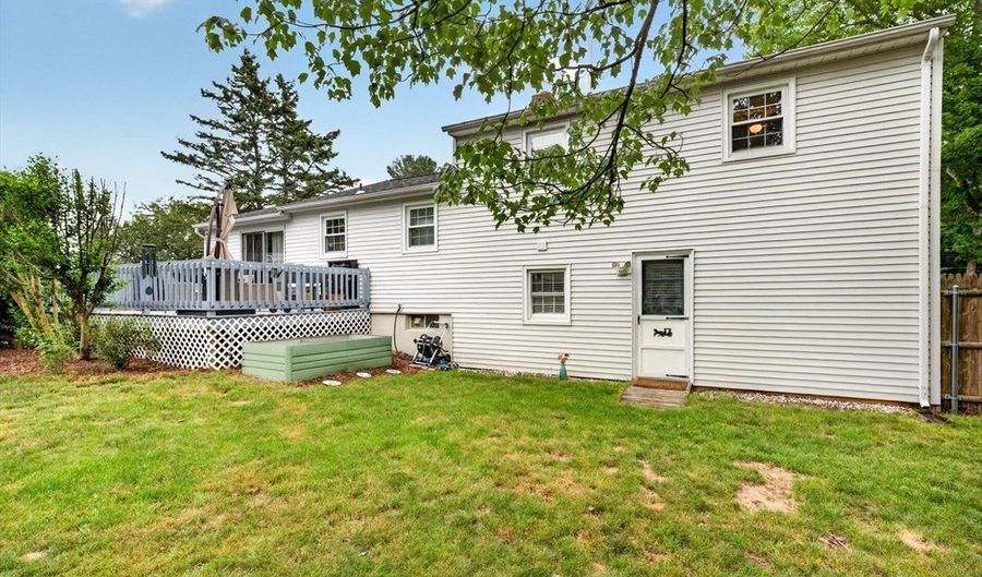 7 Englewood Rd, Coventry, RI 02816 - 3 Beds, 2 Bath