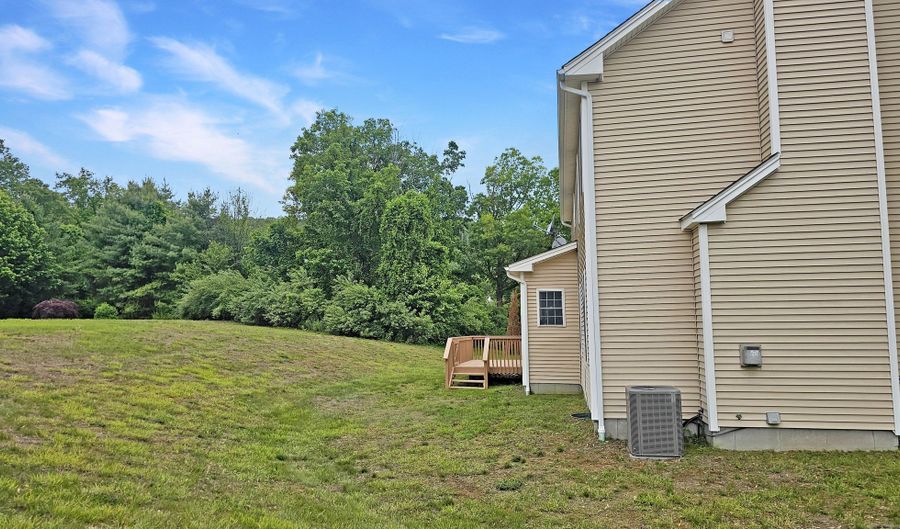 48 Meadow Brook Rd, Brookfield, CT 06804 - 4 Beds, 3 Bath