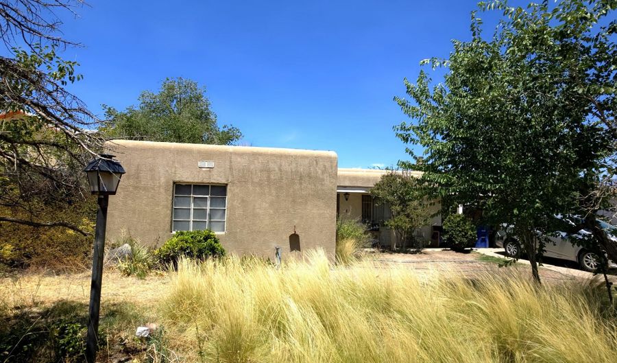 1013 La Poblana Rd NW, Albuquerque, NM 87107 - 3 Beds, 2 Bath