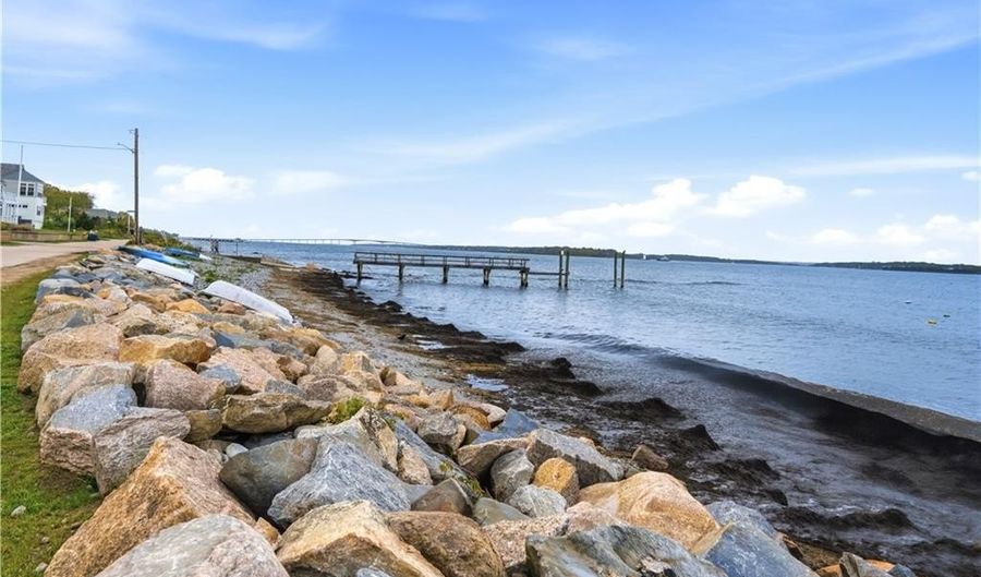 10 What Cheer Rd, Narragansett, RI 02882 - 3 Beds, 2 Bath