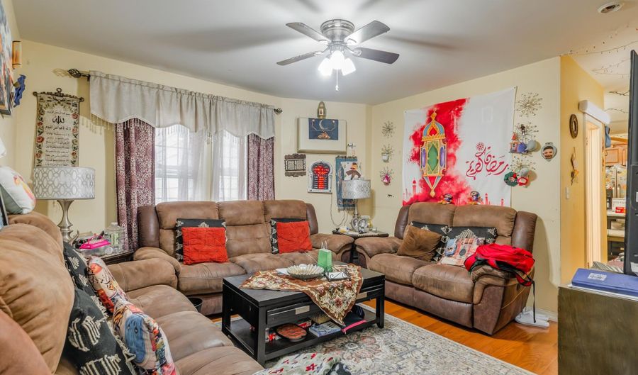 27 W 4TH St, Bayonne, NJ 07002 - 6 Beds, 2 Bath