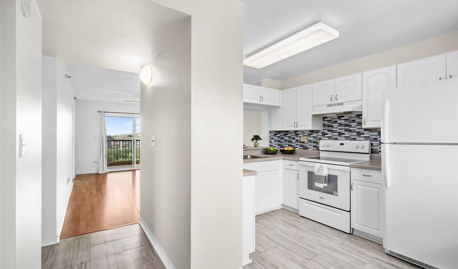 3075 Ala Poha Pl 1807, Honolulu, HI 96818 - 2 Beds, 2 Bath