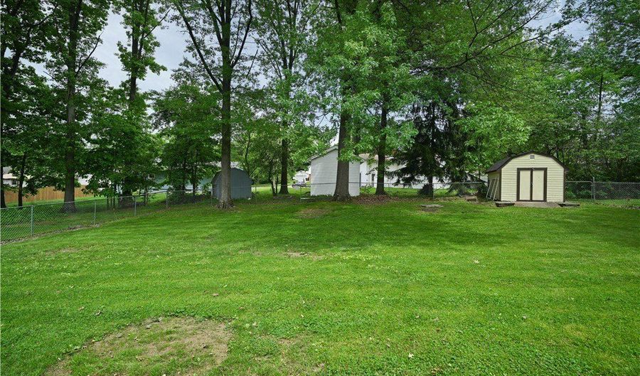 5642 Yorktown Ln, Austintown, OH 44515 - 4 Beds, 2 Bath
