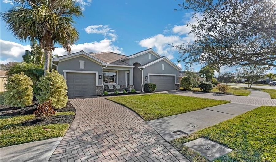 3300 Hampton, Alva, FL 33920 - 4 Beds, 3 Bath