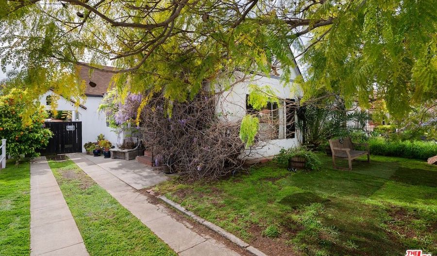 2047 Malcolm Ave, Los Angeles, CA 90025 - 3 Beds, 2 Bath