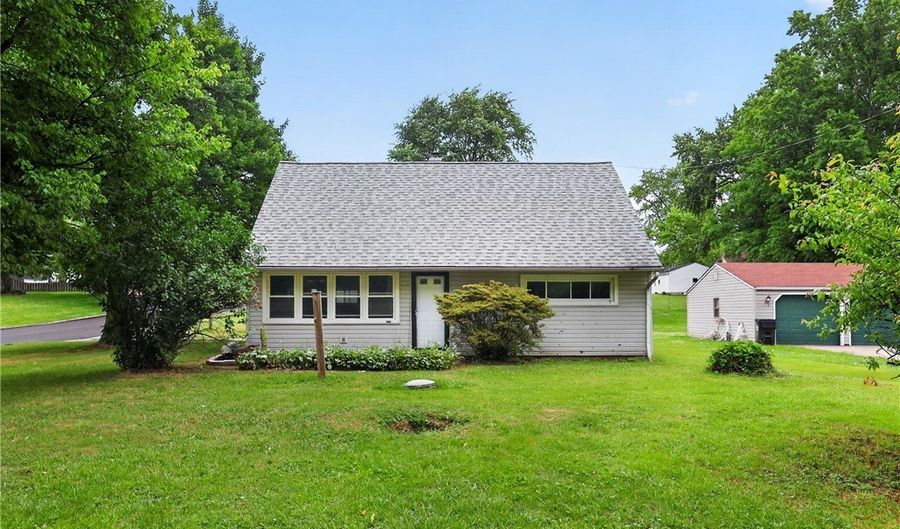 4174 Burkey Rd, Austintown, OH 44515 - 4 Beds, 2 Bath