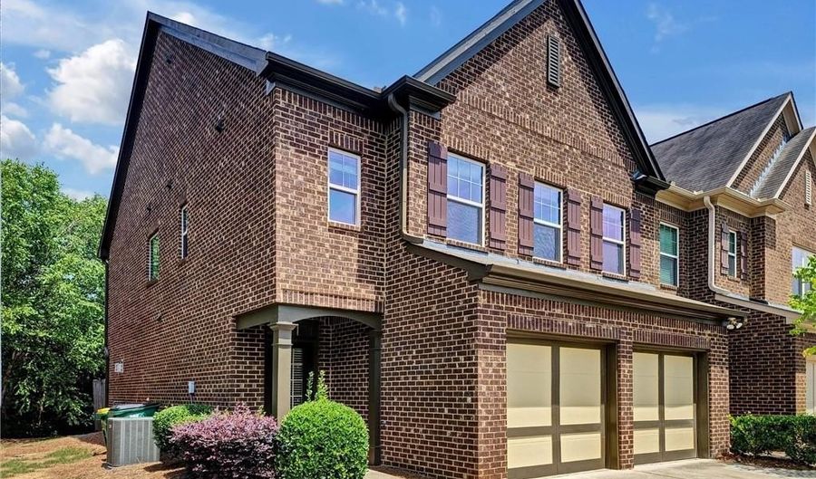 2121 Greencrest Cir, Alpharetta, GA 30004 - 4 Beds, 4 Bath