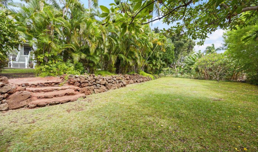 563 Mikioi Pl, Kihei, HI 96753 - 4 Beds, 5 Bath