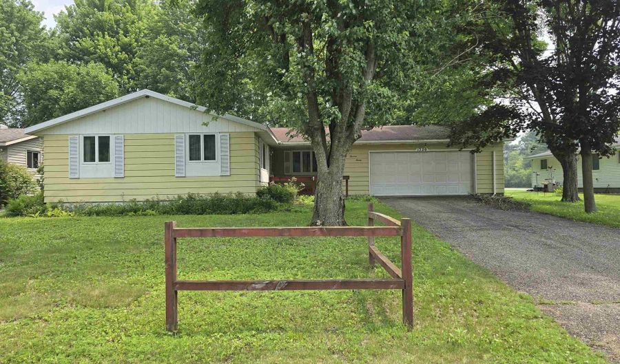 1320 28TH St N, Wisconsin Rapids, WI 54494 - 3 Beds, 1 Bath