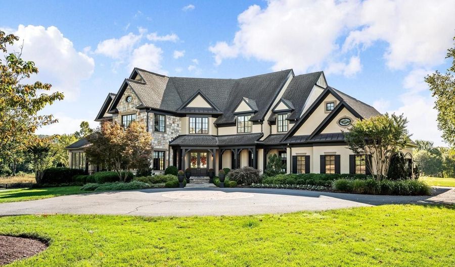 22360 WILSON MEADOWS Ln, Aldie, VA 20105 - 4 Beds, 8 Bath