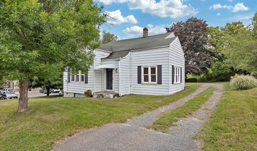 140 Everett Rd, Albany, NY 12205 - 3 Beds, 2 Bath