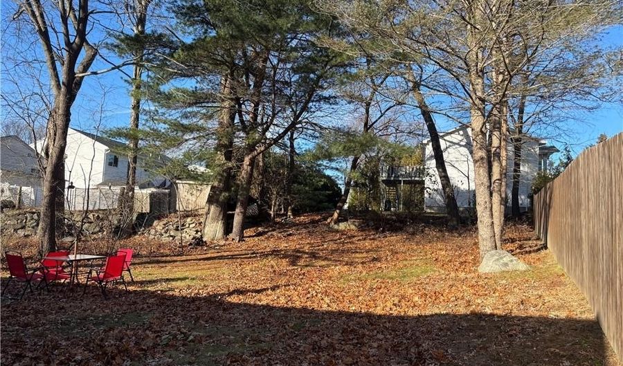 24 Howard Ave, North Providence, RI 02911 - 3 Beds, 1 Bath