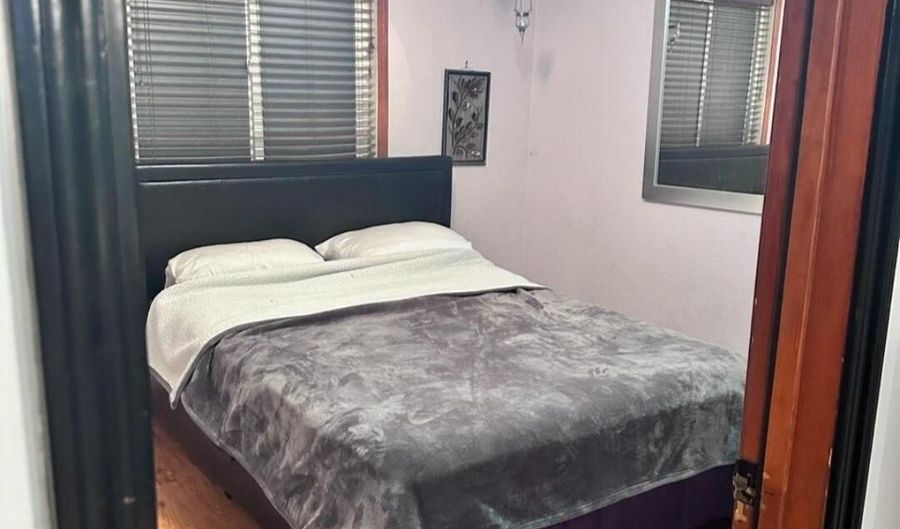 919 22nd St NW, Albuquerque, NM 87104 - 2 Beds, 1 Bath