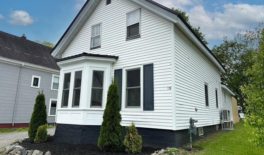 70 Pearl St, Bangor, ME 04401 - 2 Beds, 2 Bath