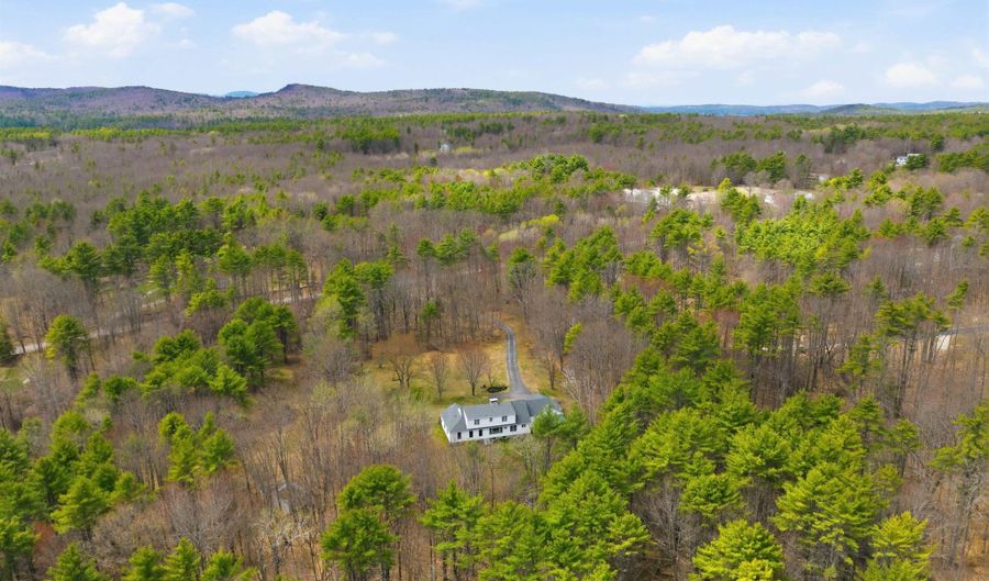 66 Lyford Rd, Brookfield, NH 03872 - 5 Beds, 4 Bath