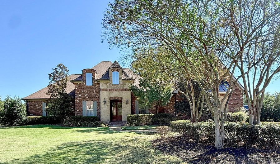 217 Meadowlands Dr, Brandon, MS 39047 - 4 Beds, null Bath