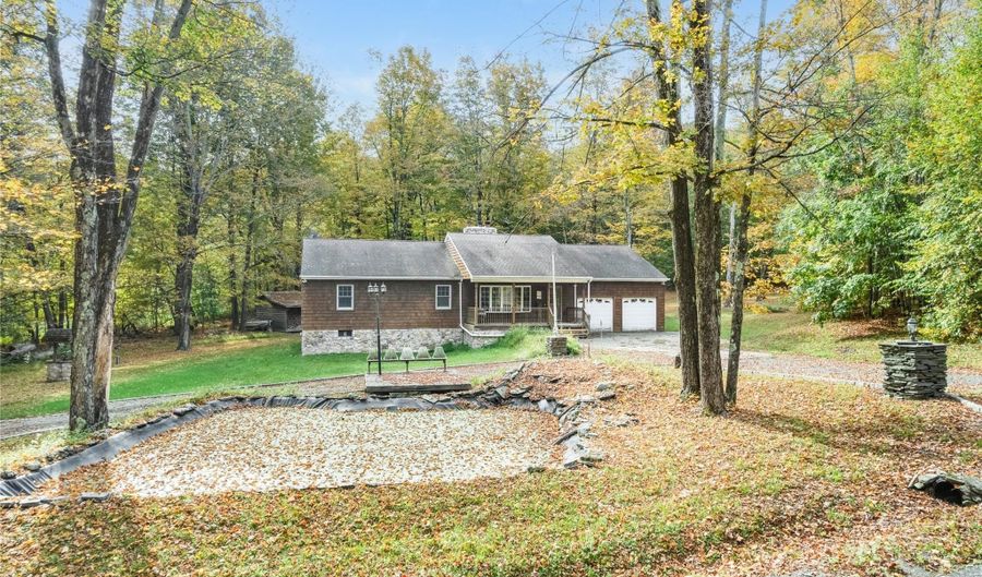 91 Decker Rd, Ancram, NY 12502 - 3 Beds, 1 Bath