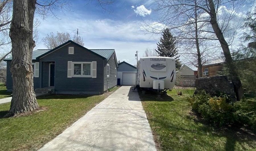 415 Mary Dr, Arco, ID 83213 - 2 Beds, 1 Bath
