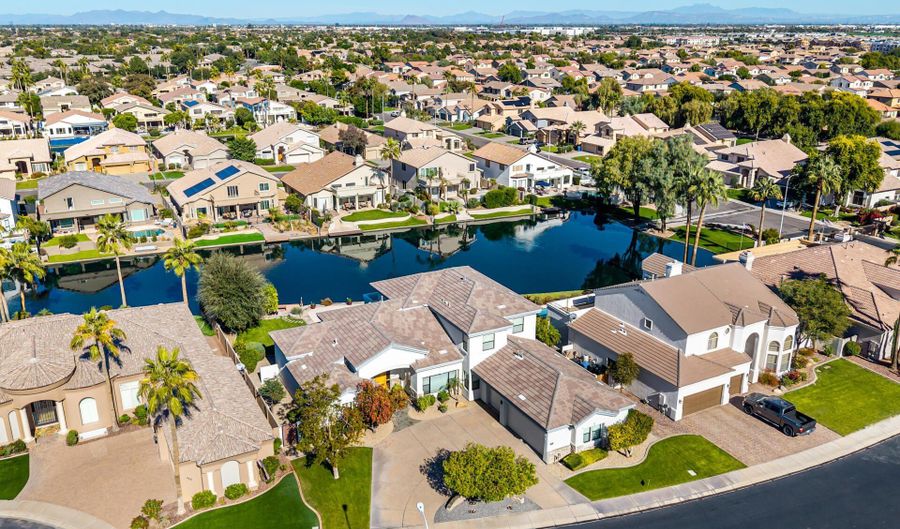 652 W ASTER Ct, Chandler, AZ 85248 - 4 Beds, 4 Bath