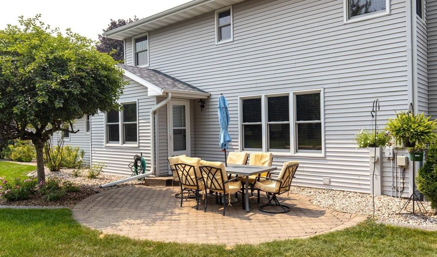 N390 TAMARACK Drive, Appleton, WI 54915 - 3 Beds, 3 Bath