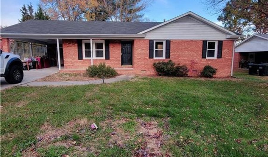 3208 Wellingford Dr, High Point, NC 27265 - 3 Beds, 2 Bath