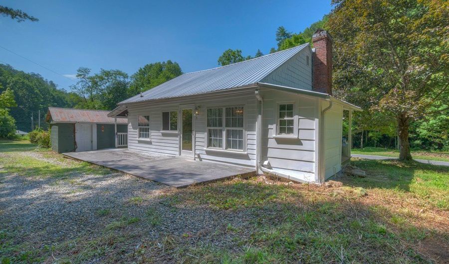 2980 Junaluska Rd, Andrews, NC 28901 - 1 Beds, 1 Bath
