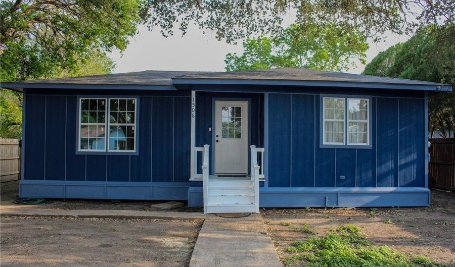 1506 Elvira St, Alice, TX 78332 - 2 Beds, 2 Bath