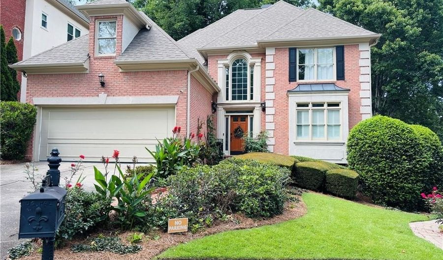 340 Nell Ct, Atlanta, GA 30342 - 7 Beds, 5 Bath
