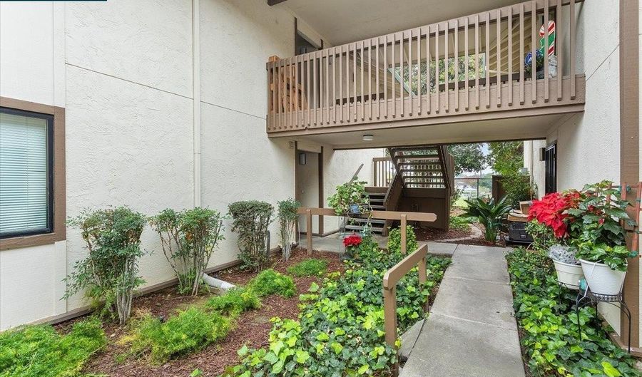 2405 Sunny Ln 3, Antioch, CA 94509 - 2 Beds, 2 Bath
