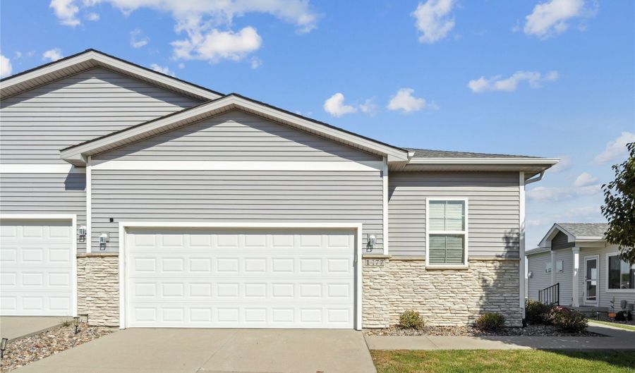 1477 Indigo Dr SE, Altoona, IA 50009 - 3 Beds, 3 Bath