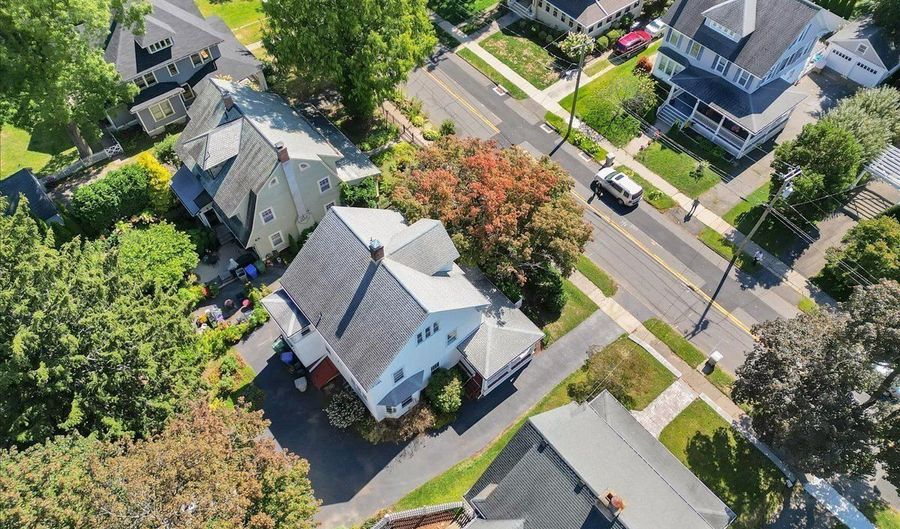 35 Broadview St, Bristol, CT 06010 - 6 Beds, 2 Bath