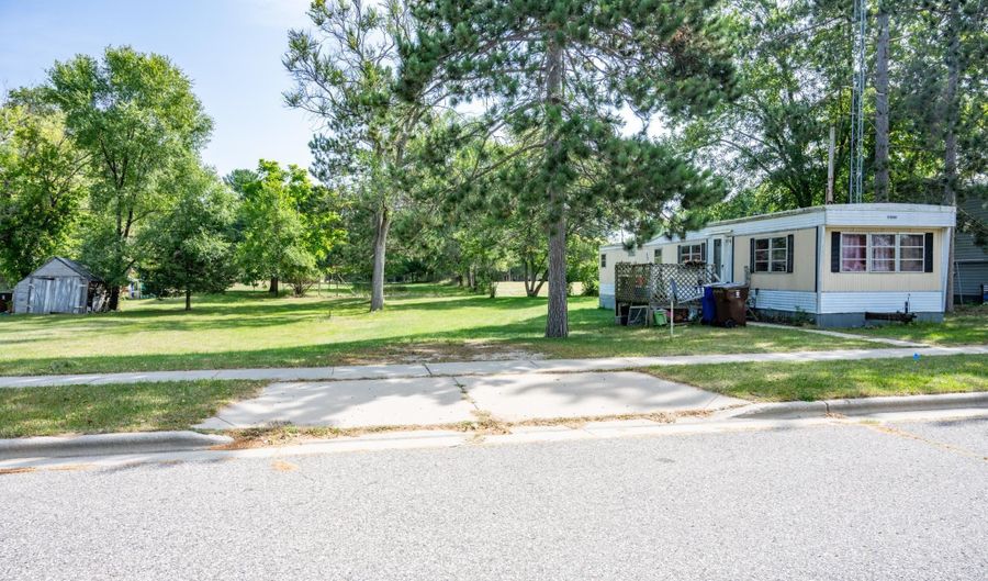 224 S Watts St, Adams, WI 53910 - 2 Beds, 1 Bath