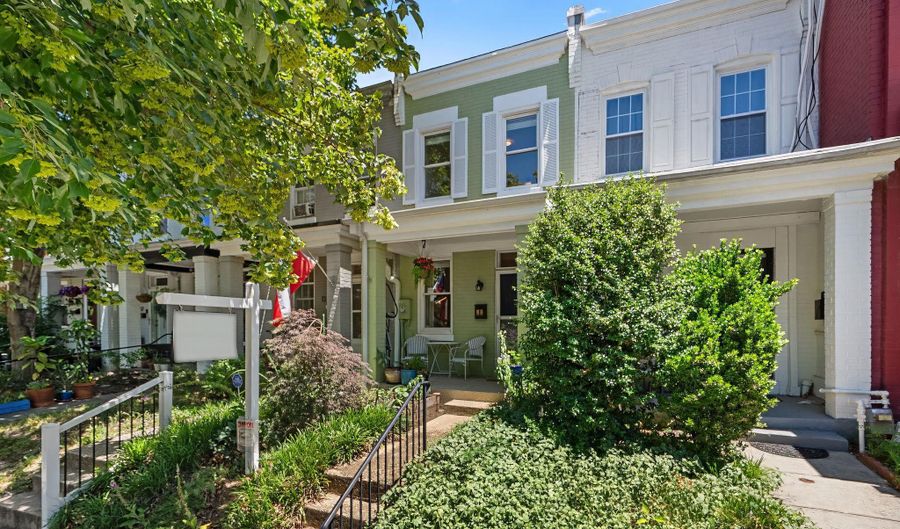 11 16TH St NE, Washington, DC 20002 - 2 Beds, 2 Bath