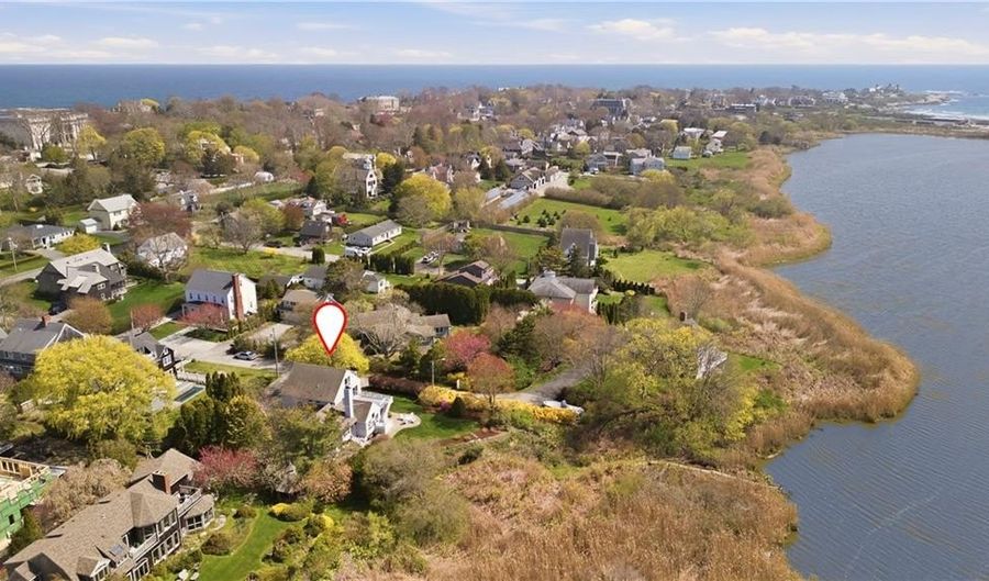 8 Key Ct, Newport, RI 02840 - 4 Beds, 4 Bath