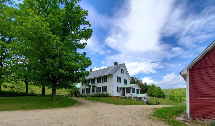 35 Theron Fisher Dr, Grafton, VT 05146 - 6 Beds, 4 Bath