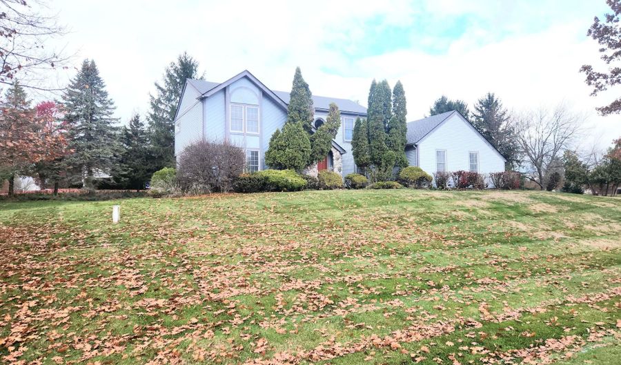 1660 Pond Shore Dr, Ann Arbor, MI 48108 - 4 Beds, 4 Bath