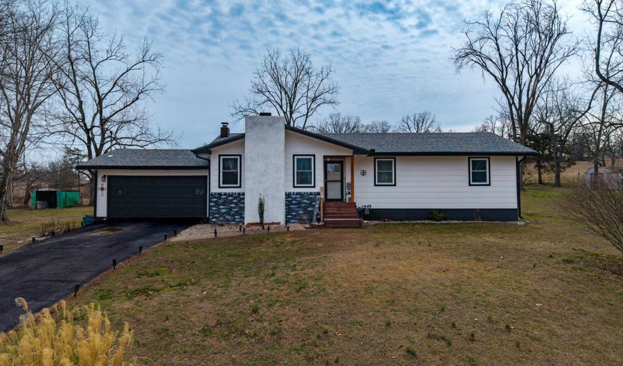 1705 Lakeview Dr, Ava, MO 65608 - 3 Beds, 2 Bath