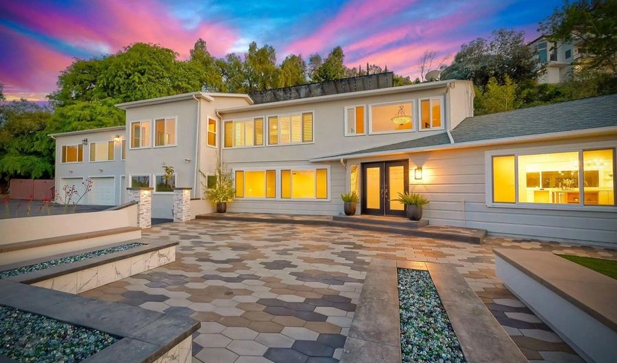 9945 Alto Dr, La Mesa, CA 91941 - 5 Beds, 5 Bath