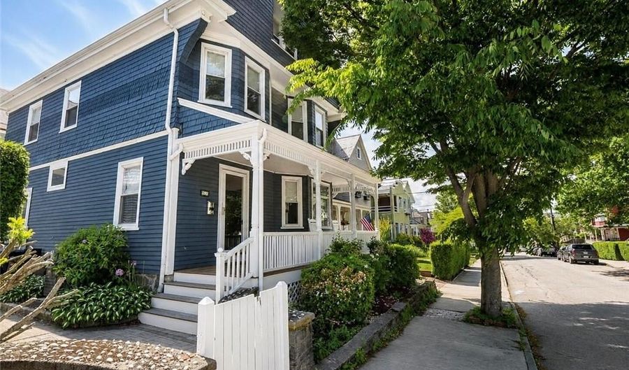 27 Mann Ave, Newport, RI 02840 - 4 Beds, 3 Bath