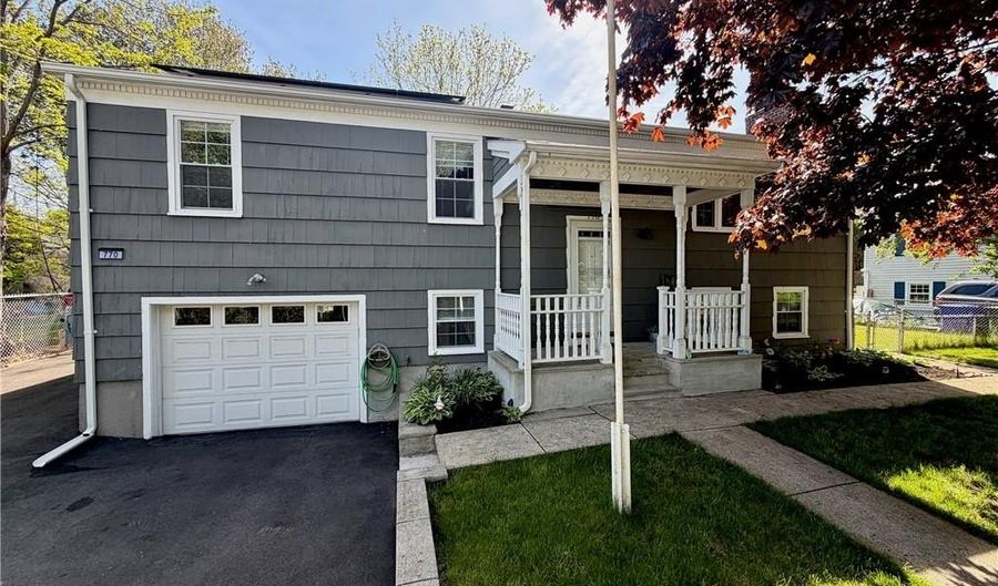 770 Metacom Ave, Bristol, RI 02809 - 3 Beds, 2 Bath