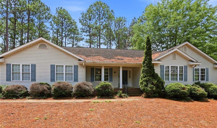 405 John McQueen Rd, Aberdeen, NC 28315 - 5 Beds, 3 Bath
