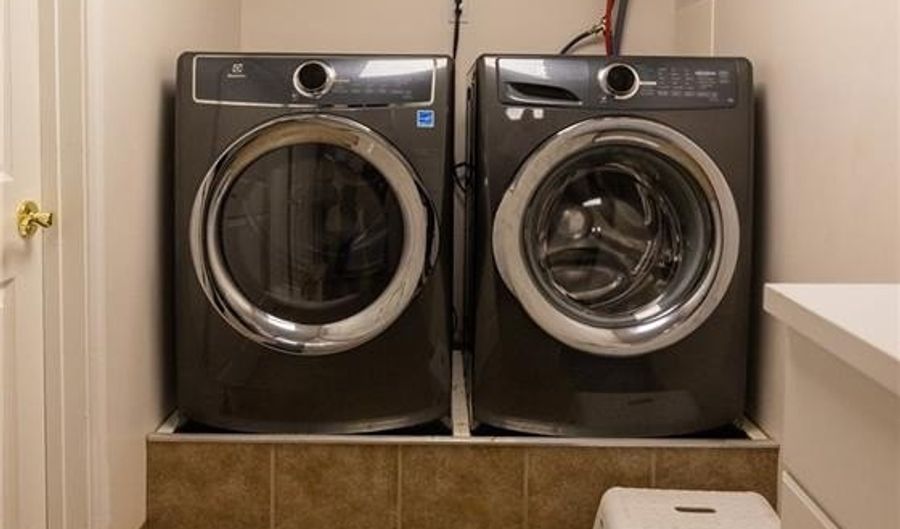 9 Patricia Dr, North Providence, RI 02904 - 3 Beds, 2 Bath