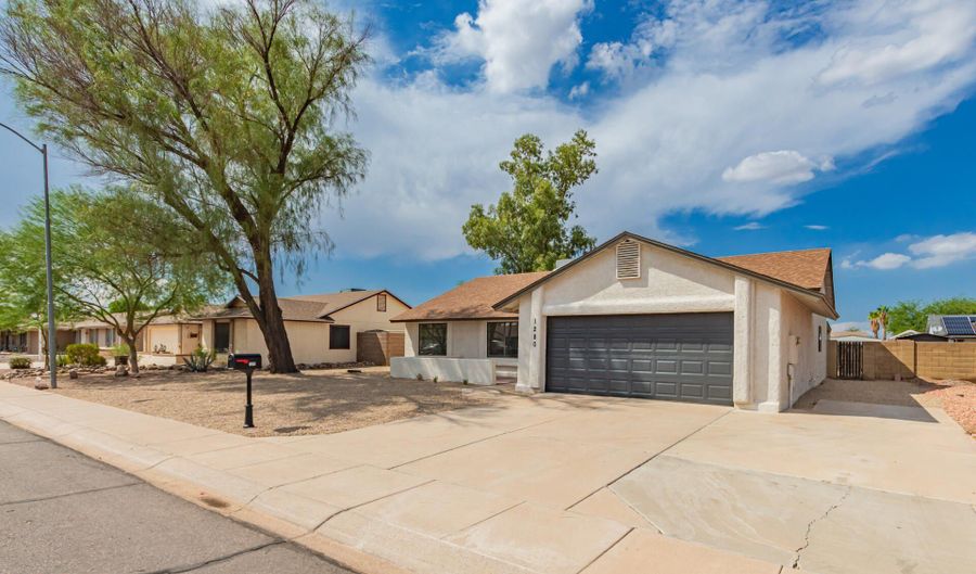1280 E Avenida Grande Ln, Casa Grande, AZ 85122 - 3 Beds, 2 Bath