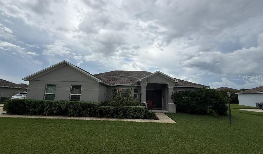 225 WHISPERING OAKS Way, Auburndale, FL 33823 - 3 Beds, 2 Bath