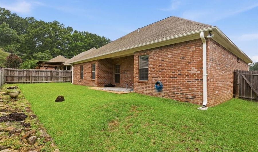 104 Carlyle Dr, Brandon, MS 39042 - 3 Beds, 2 Bath