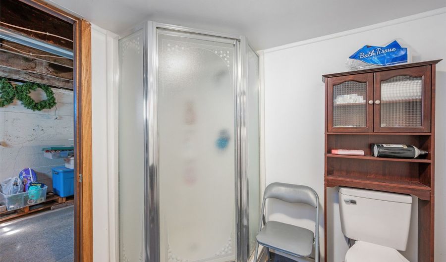 4370 NE 64th St, Altoona, IA 50009 - 3 Beds, 2 Bath